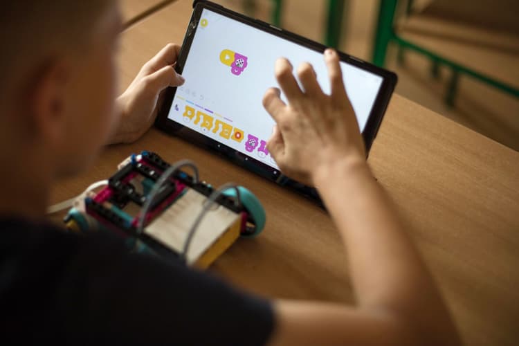Pszczew – obóz z elementami robotyki “Tajni Agenci”