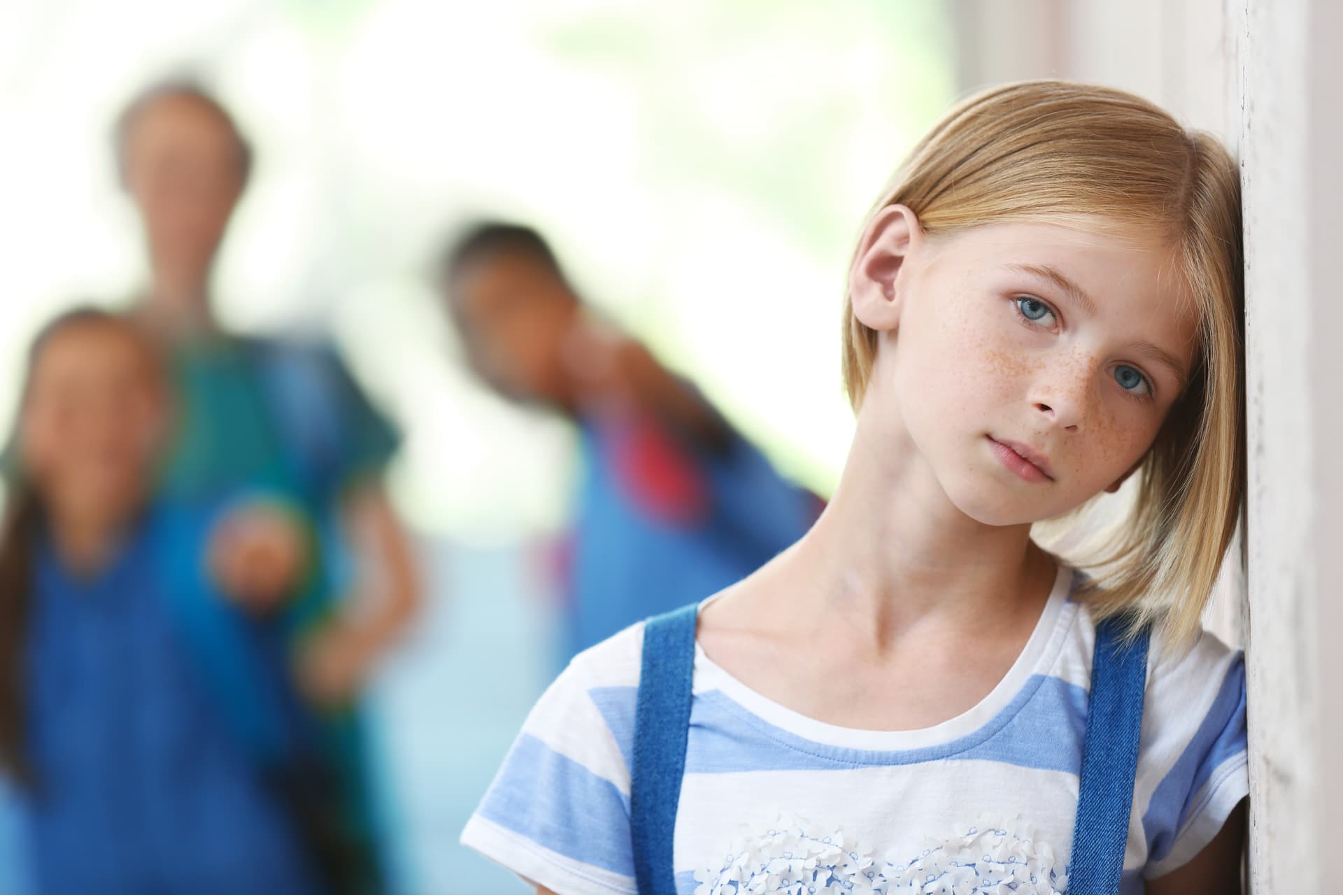 What to Do When Your Child Misses Home and Cries at Camp?