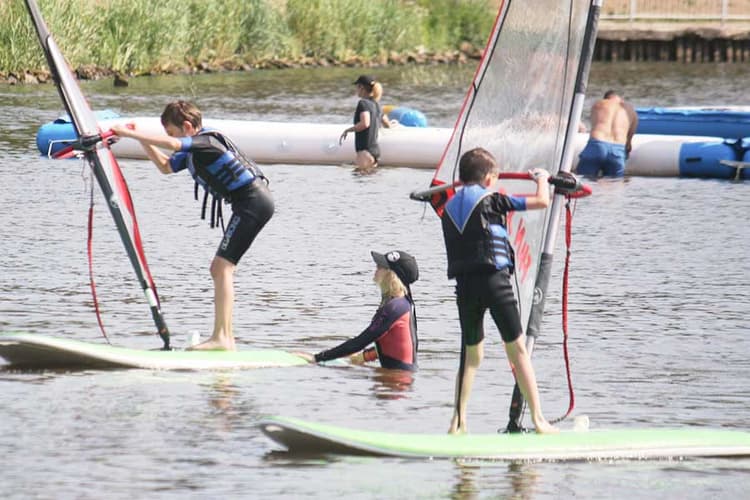 Półkolonie windsurfing + żeglarstwo